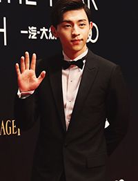 鄧倫的廣告代言與演出經紀